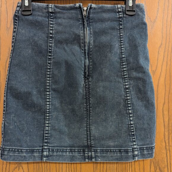 Free People Modern Femme Mini Blue Jean Skirt-Size 4 - Picture 2 of 3
